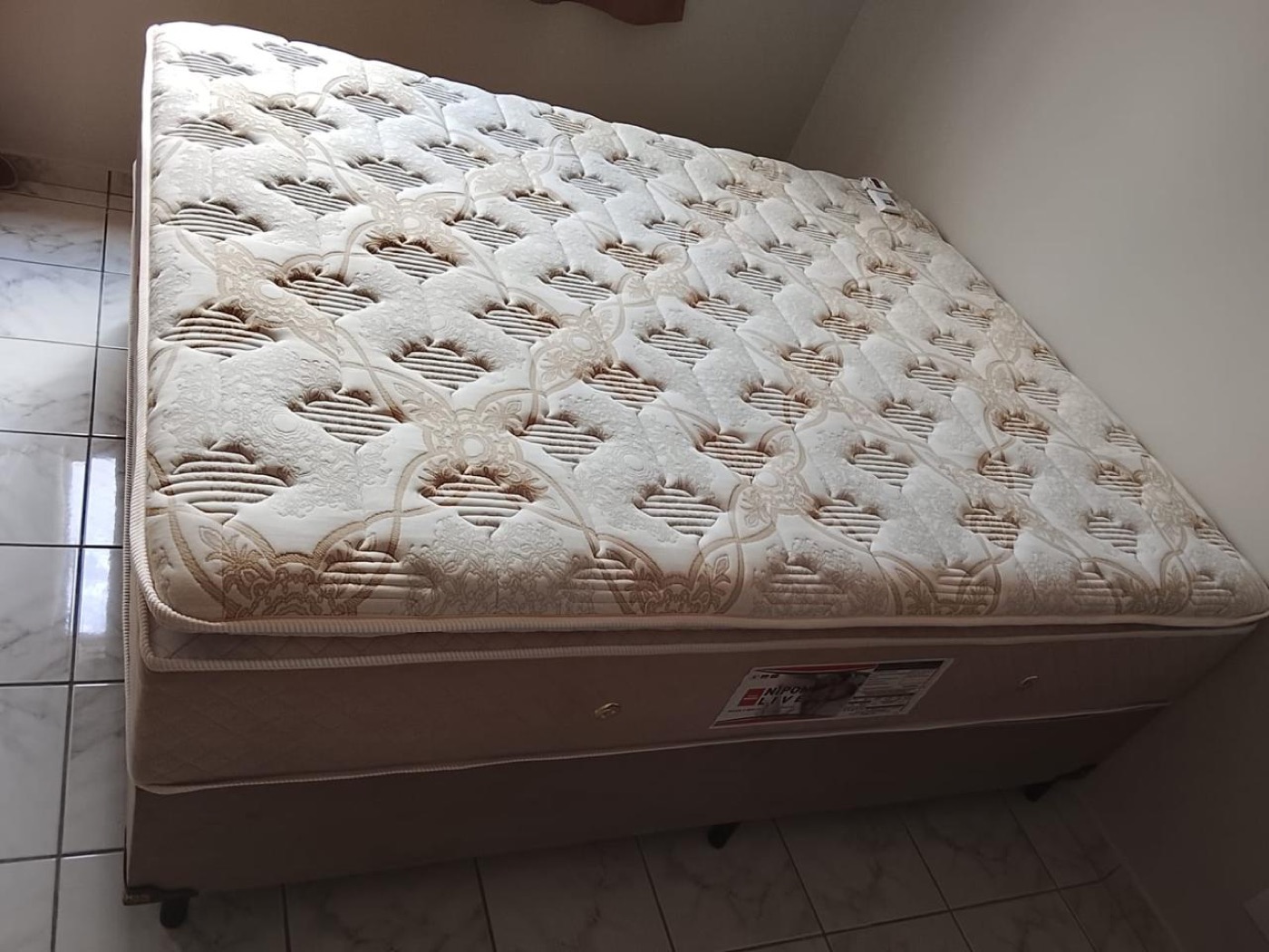 Colchão magnético Nipon Live entregue na casa de um cliente real