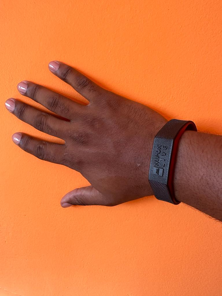 Pulseira Preta com Vermelho